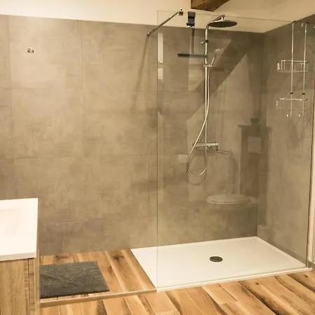 Style Industriel Avec Terrasse アパート